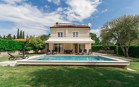 Exclusive 4 Bedroom Villa Alex In Porec With Private Pool, Garden And Parking